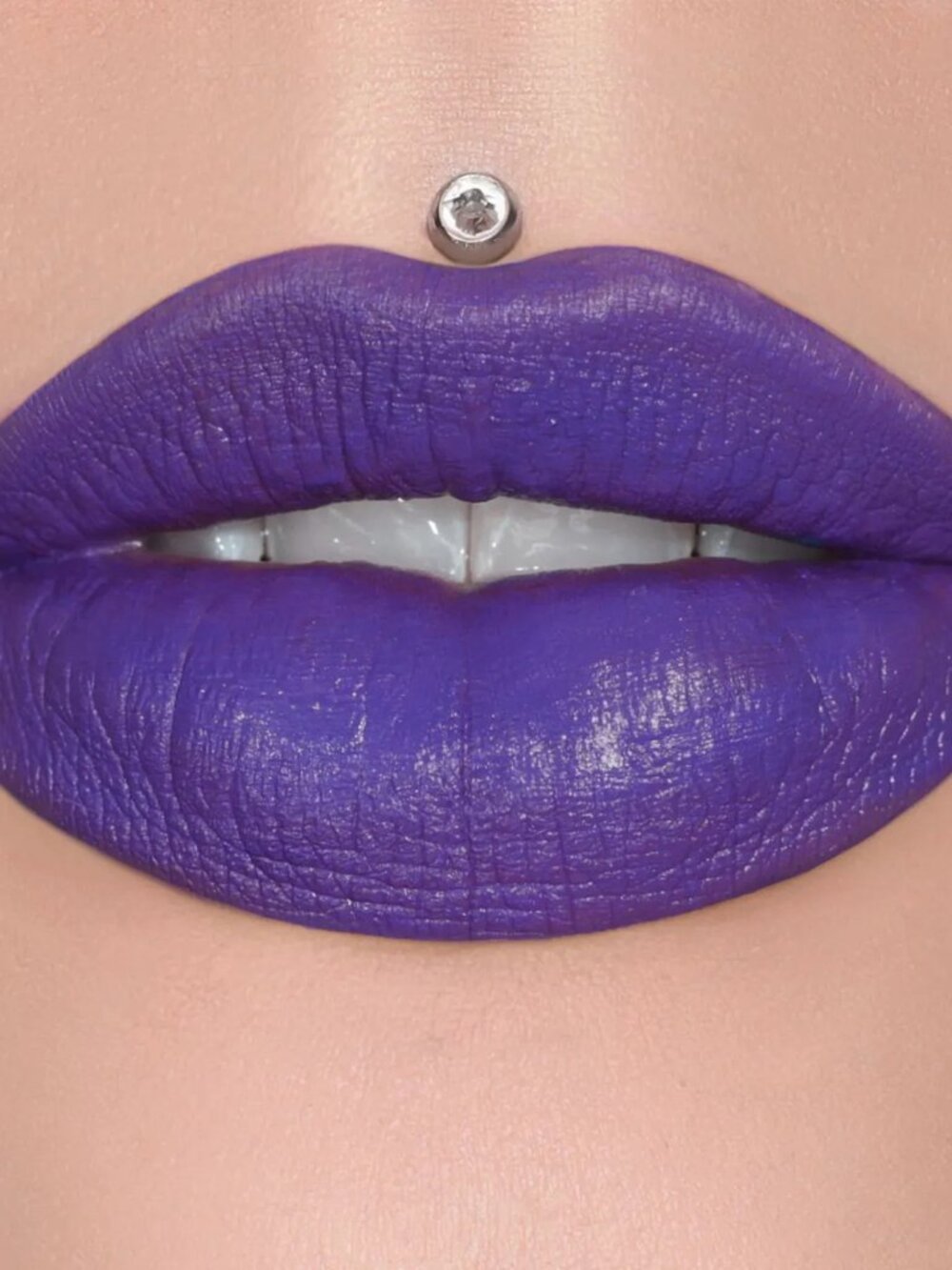 NEW Jeffree Star Velvet Trap lipstick in Throwing up Cereal